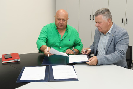   Žarni zid Rakek 02 Foto Ljubo Vukelič